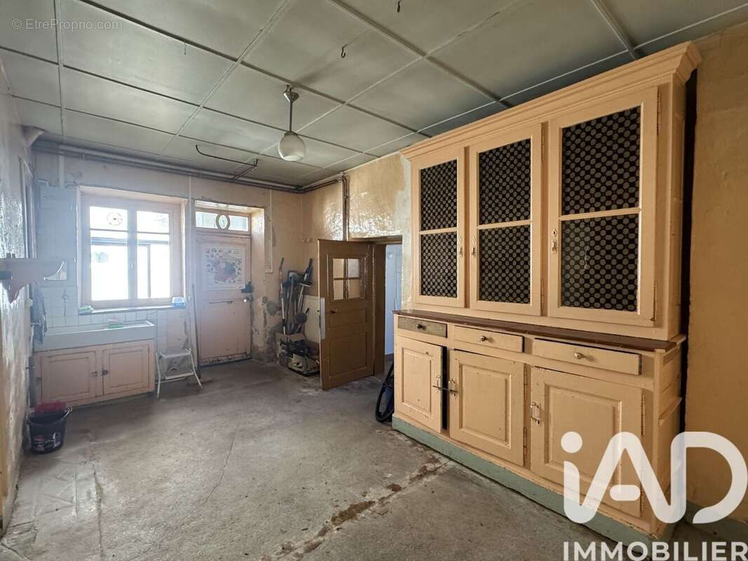 Maison 178 m² à Saint-Barthelemy-Lestra  - photo 4