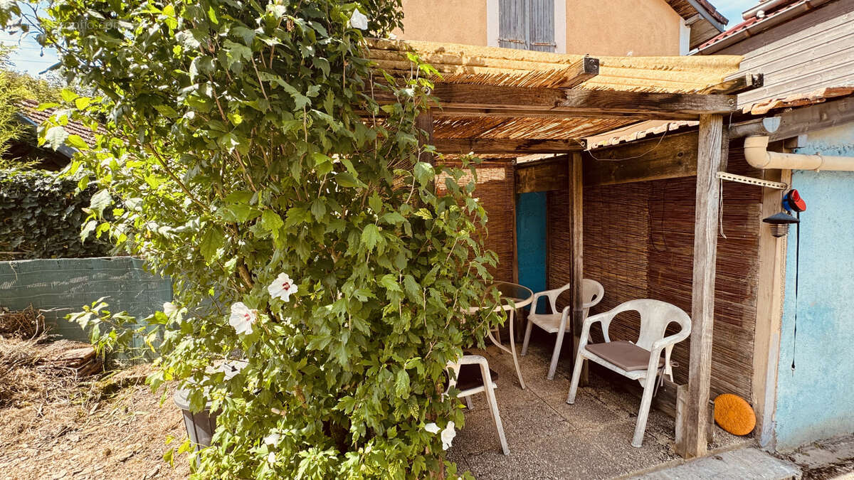 Maison de campagne à Massangis au prix de 55 000 € F.A.I - photo 3