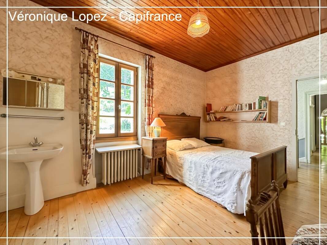 Agen, à seulement 6kms, authentique maison en pierre de 203m² avec grand terrain, garage et cave - photo 23