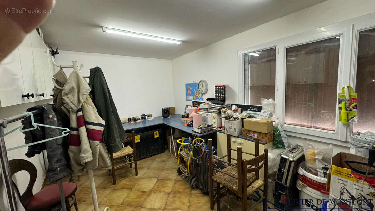 Locaux d'activités de 235 m2 - photo 8