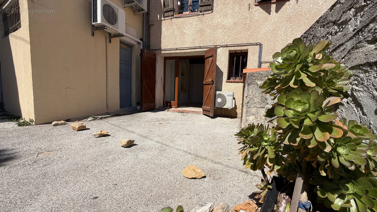 Appartement à LA FARLEDE