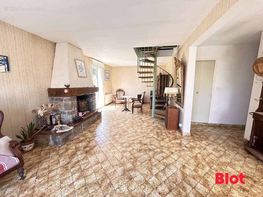 Maison 120 m² à Saint-Coulomb  - photo 3
