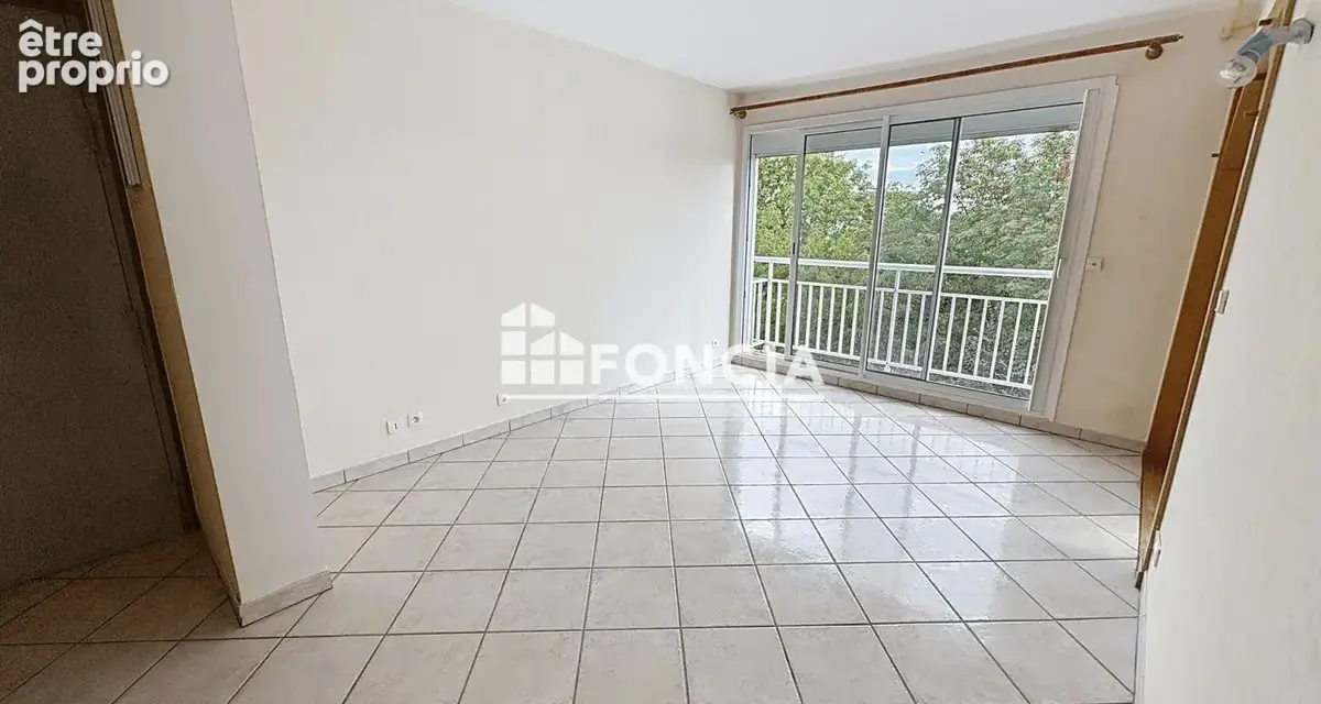 Appartement à FRESNES