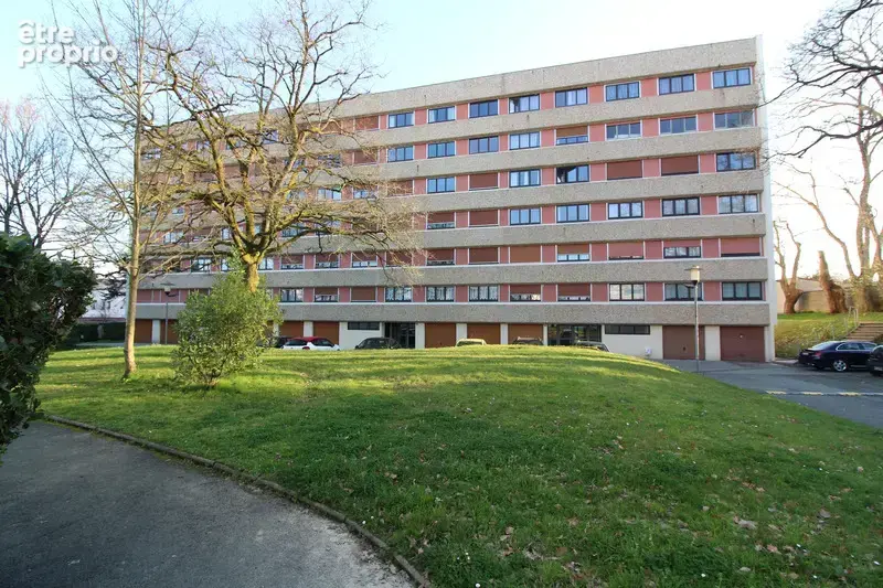Appartement avec ASCENCEUR à vendre avec 3 CHAMBRES et 5 pièces LA ROCHE SUR YON (85) - photo 11