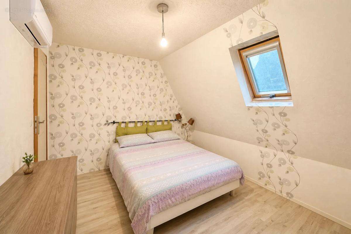 Maison de 6 pièces de 188 m² à Courcelles-la-Forêt - photo 12