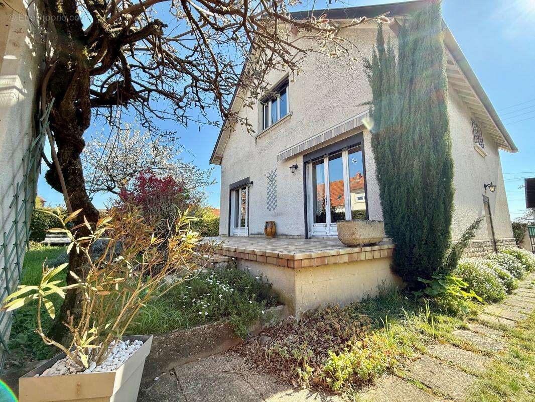 Maison à Vendre CHENOVE, 3 chambres, sous-sol complet, garage extérieur - photo 15
