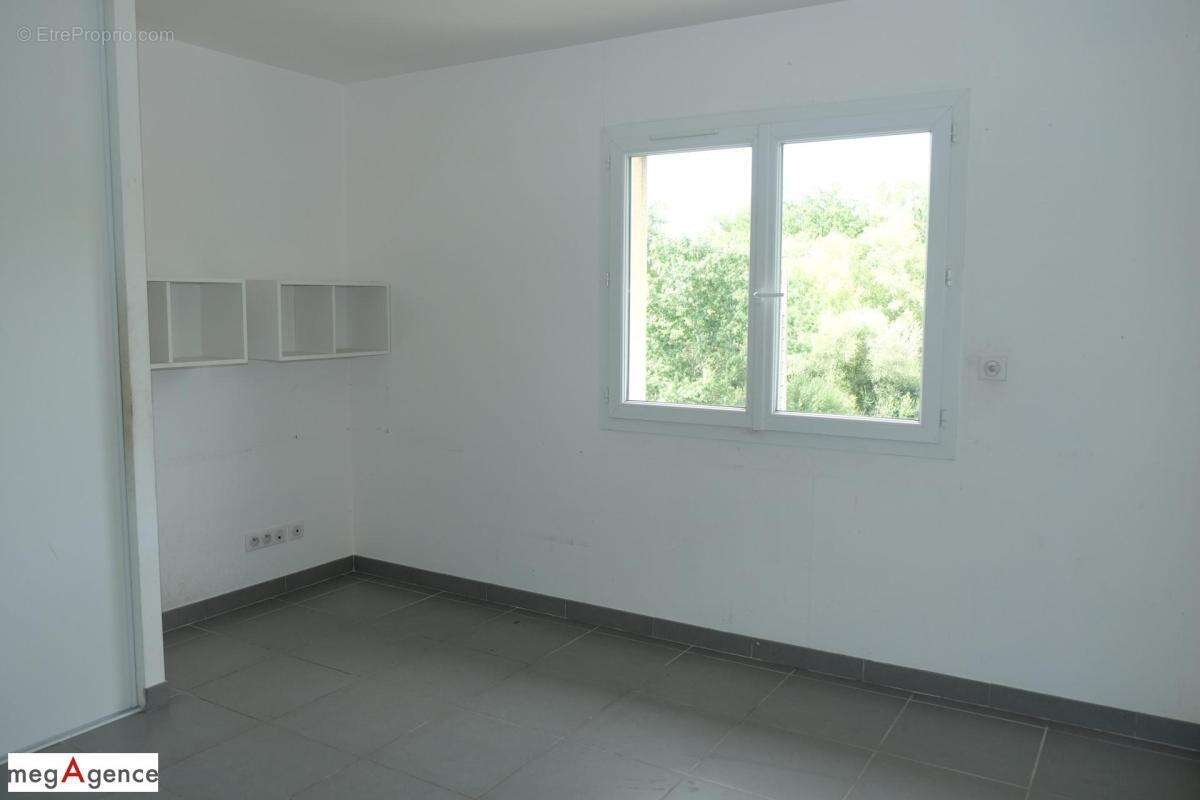 Appartement à SAINT-GERMAIN-LES-VERGNES