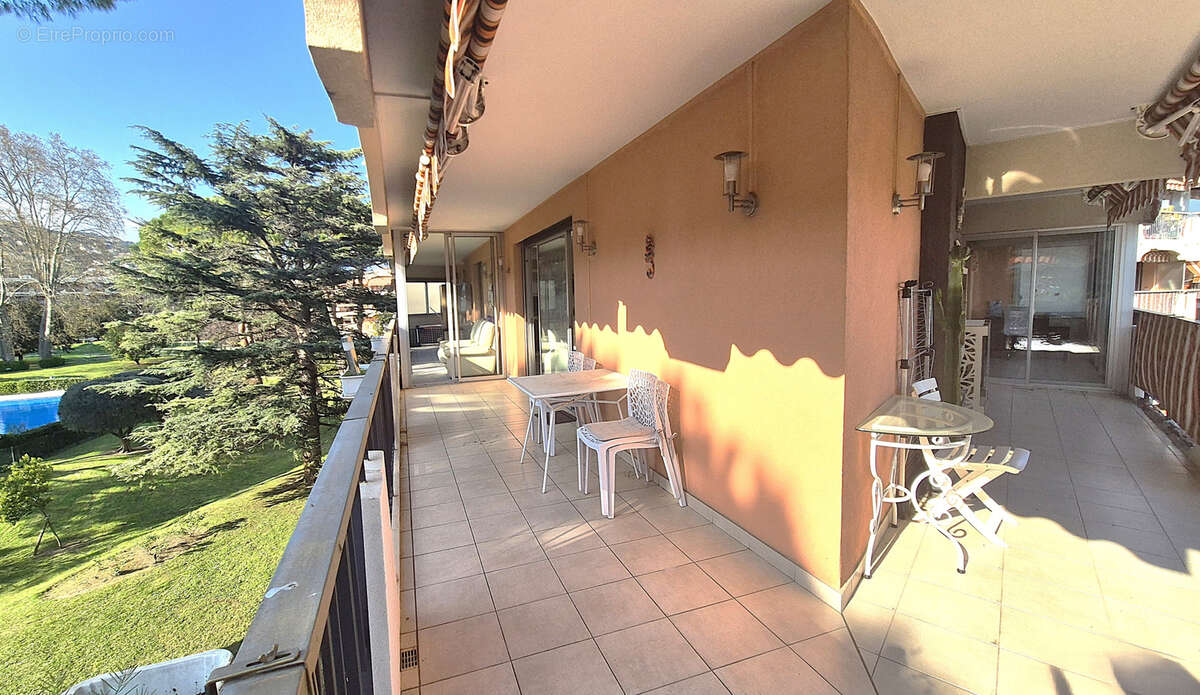 Appartement à MANDELIEU-LA-NAPOULE