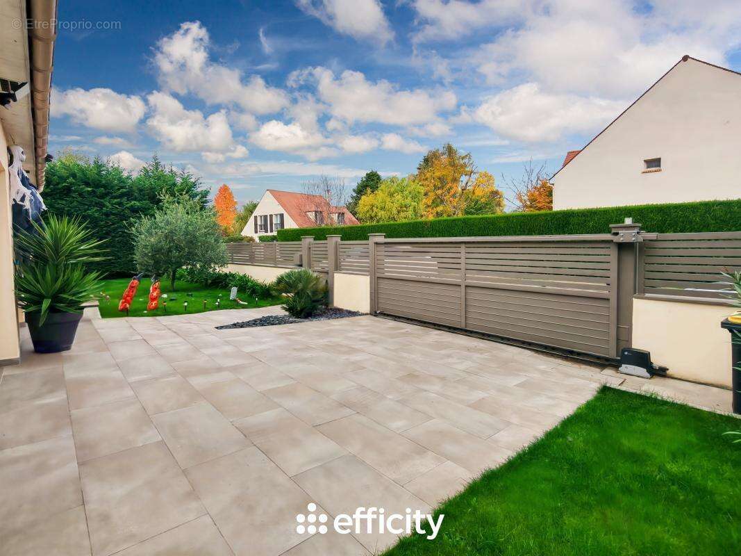 Maison à LA QUEUE-EN-BRIE