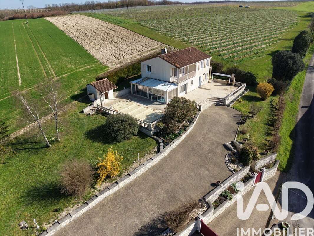 Photo 2 - Maison à ROUILLAC