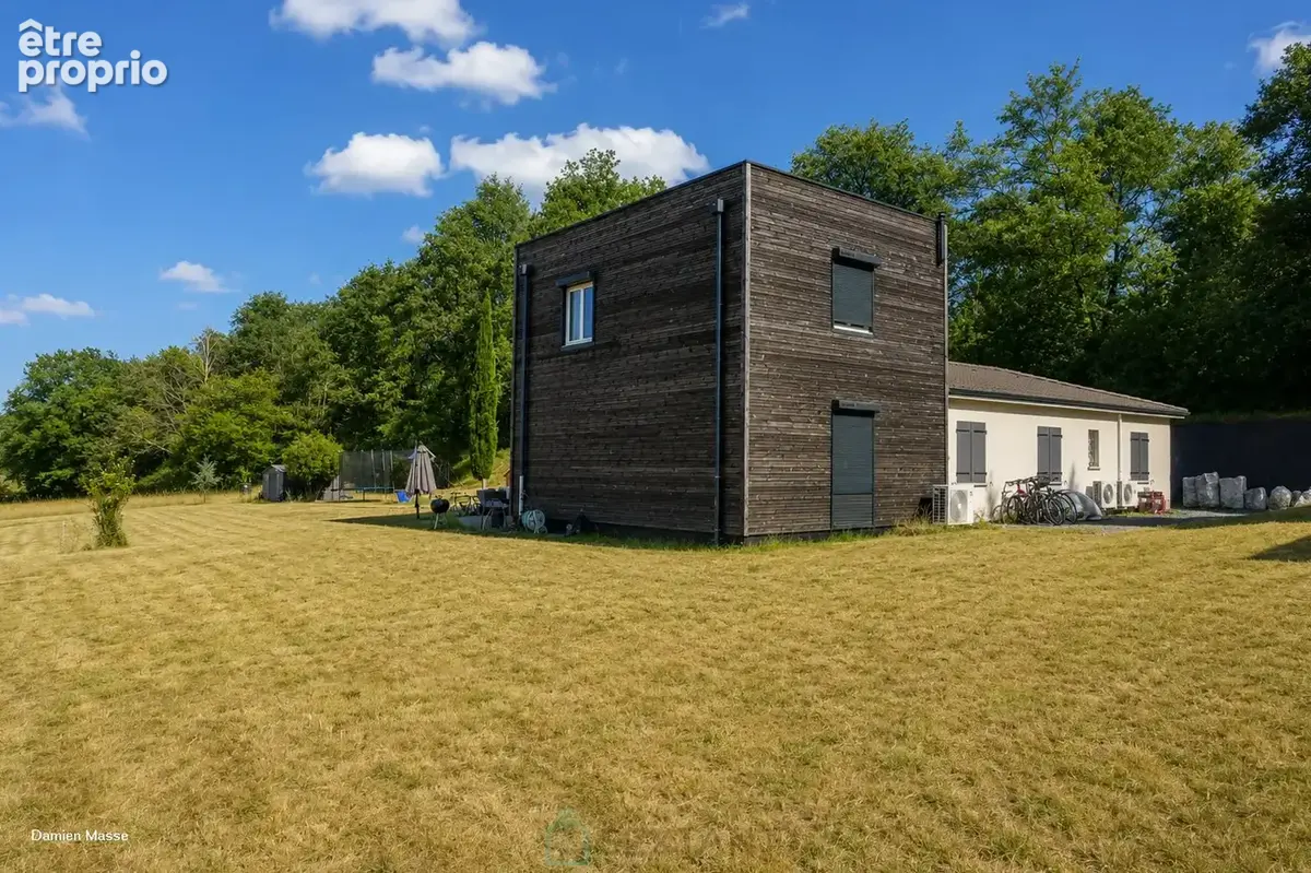 Villa contemporaine construite selon les normes techniques environnementales dans le coeur du Périgord vert. - photo 3