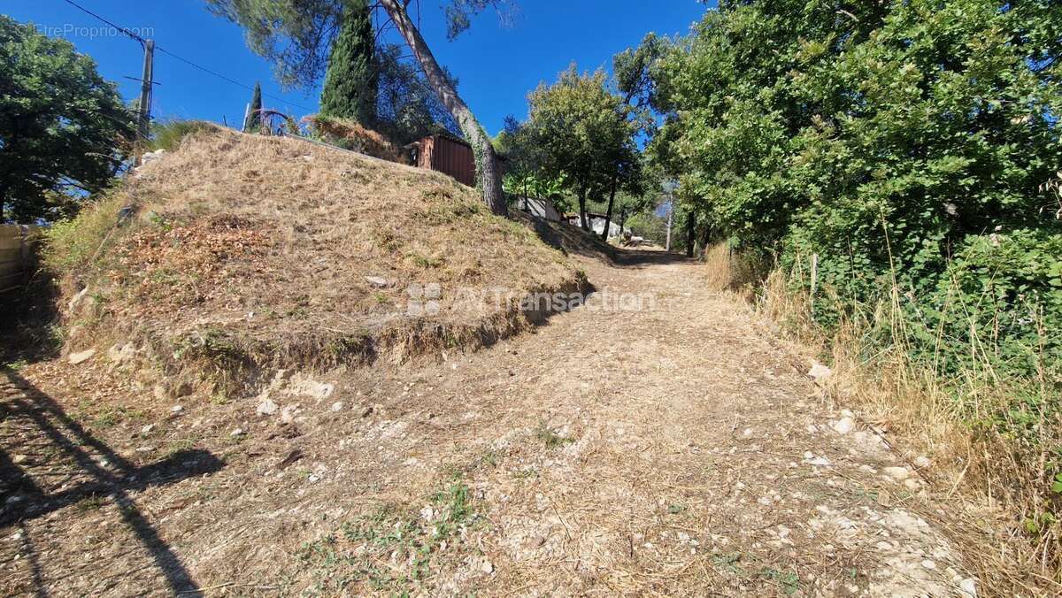 Terrain à FUVEAU