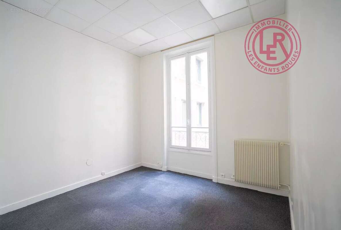 Appartement à PARIS-1E