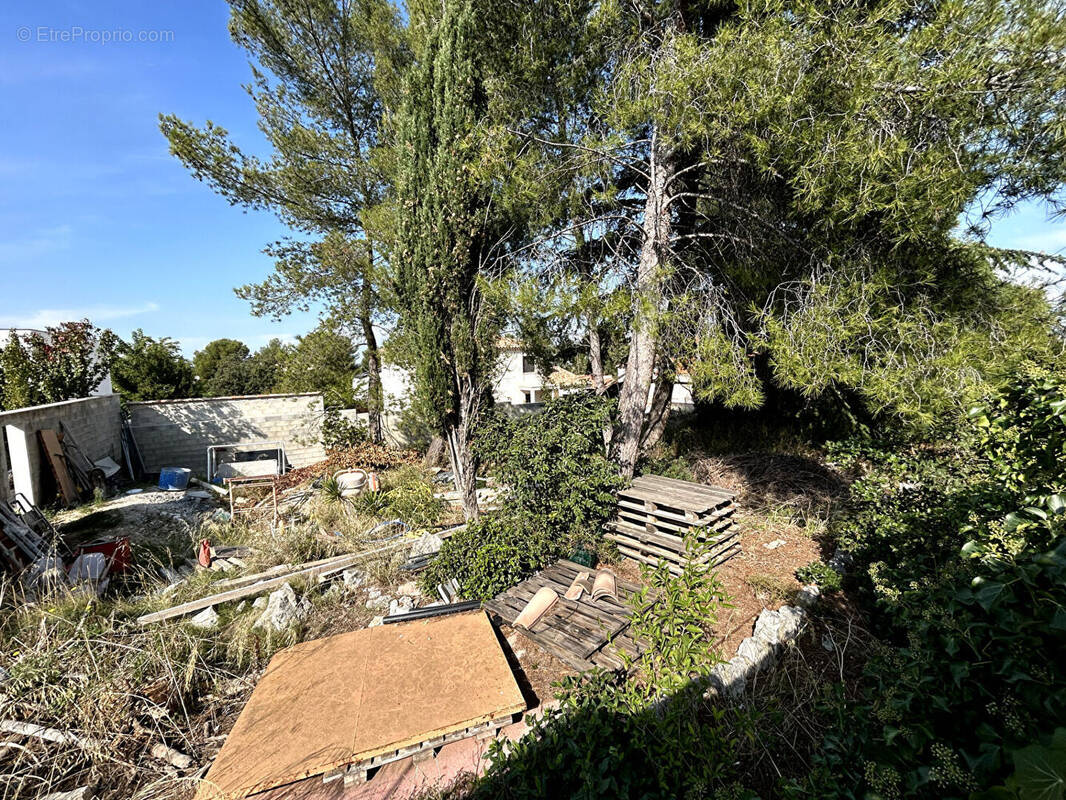 Terrain à MARIGNANE