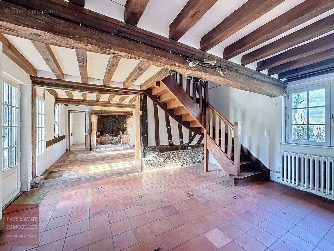 Maison à SAINT-GEORGES-EN-AUGE