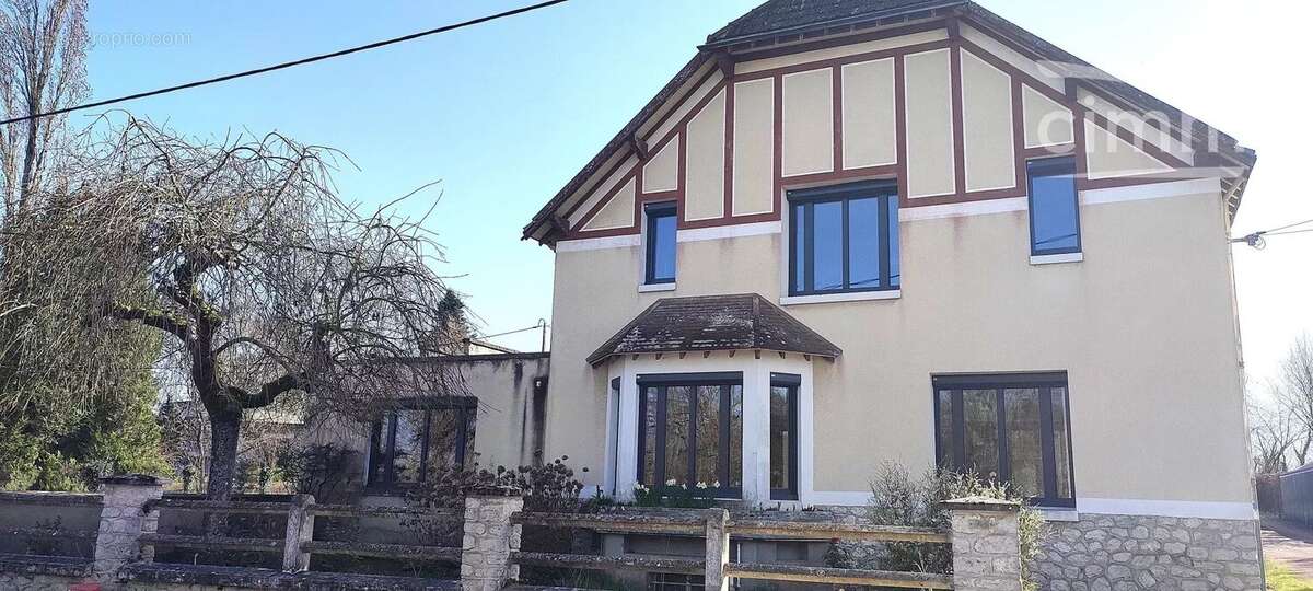 Maison à HUISSEAU-SUR-COSSON