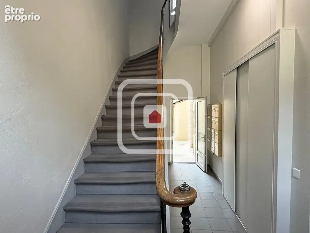Appartement studio proche gare et tram - photo 2