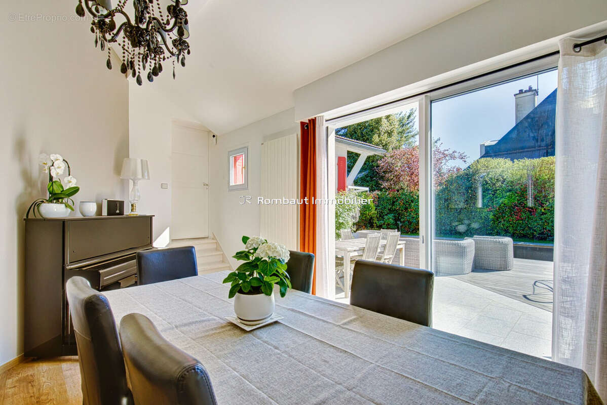 Maison à LA CELLE-SAINT-CLOUD