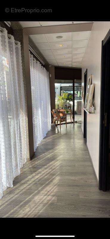 Commerce à NEUILLY-PLAISANCE