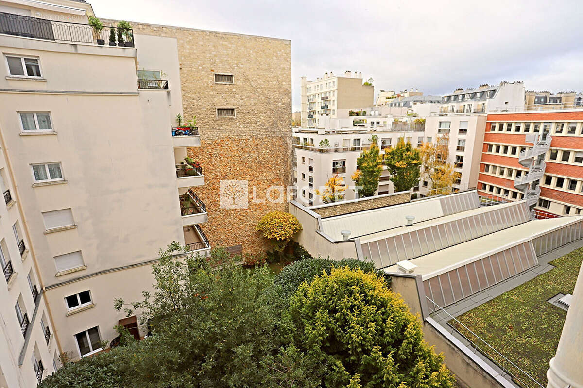 Appartement à PARIS-14E