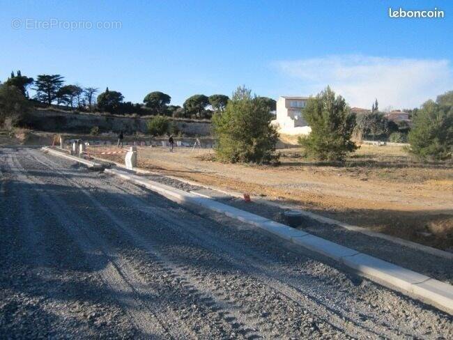 Terrain à NOTRE-DAME-DE-LONDRES