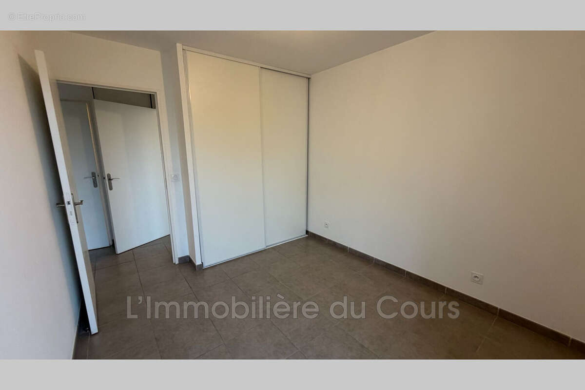 Appartement 62 m² à Marseille-9e  - photo 7