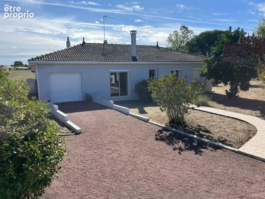 Photo Maison à Ambares-Et-Lagrave au prix de 280 000€