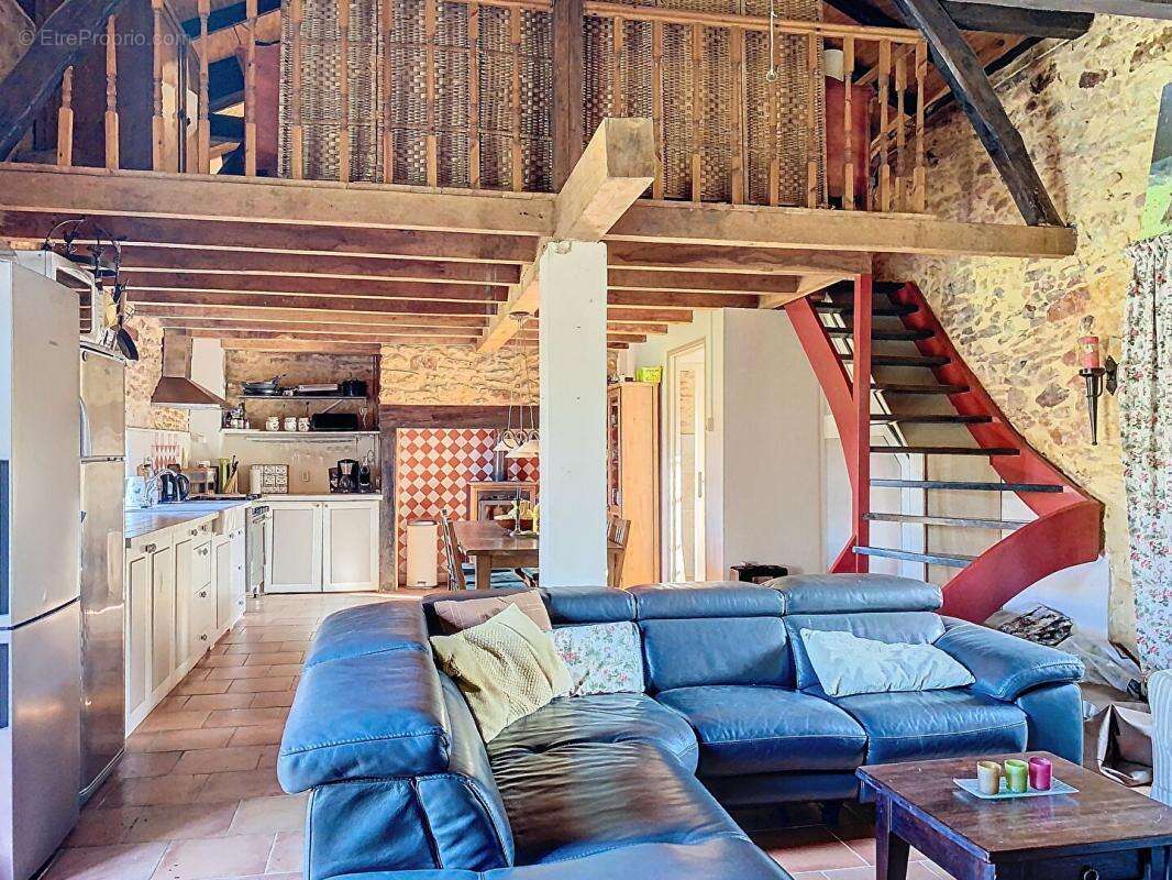 Maison à LE BUISSON-DE-CADOUIN