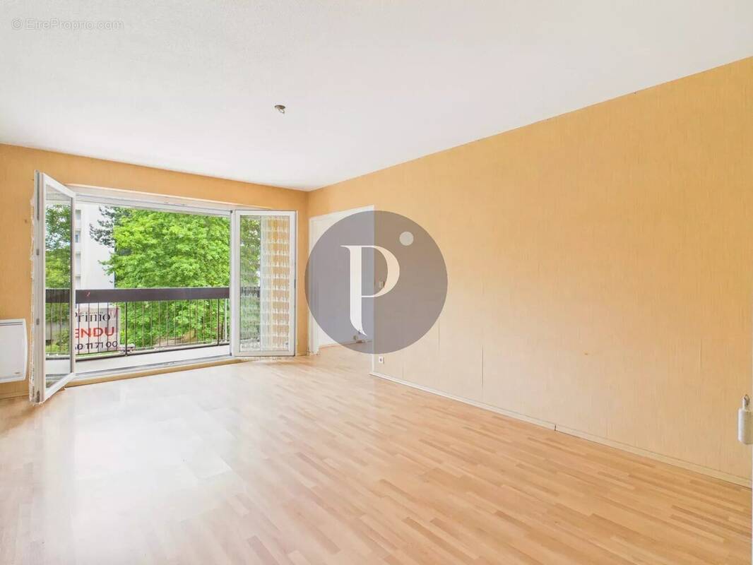 Appartement à VERRIERES-LE-BUISSON