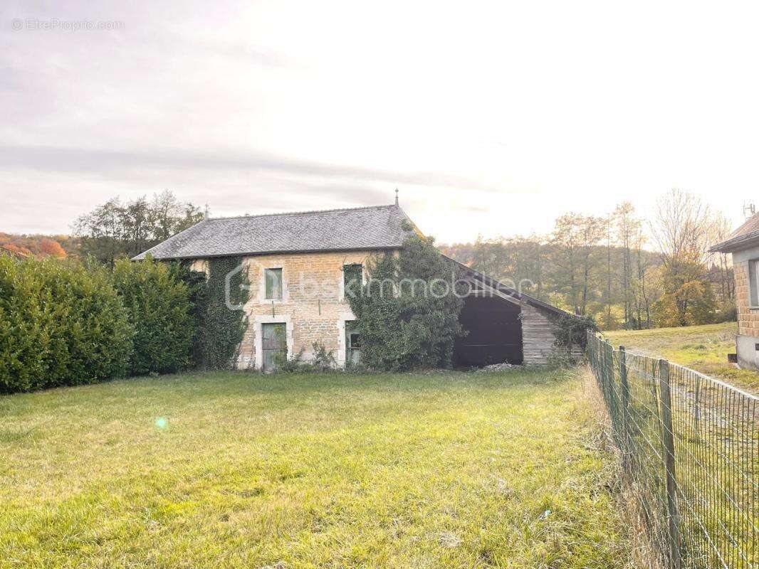 Maison à LAUNOIS-SUR-VENCE