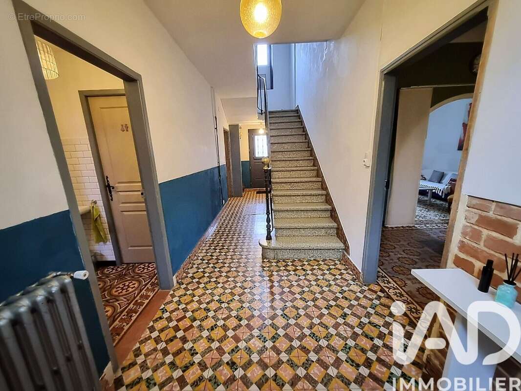 Photo 2 - Maison à SAINT-JULIEN-LES-ROSIERS