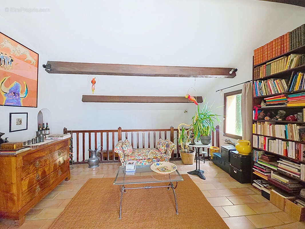 Maison Domazan 5 pièce(s) 176.85 m2 -  PARC 16.000 m² - PISCINE - BIEN RARE - photo 8