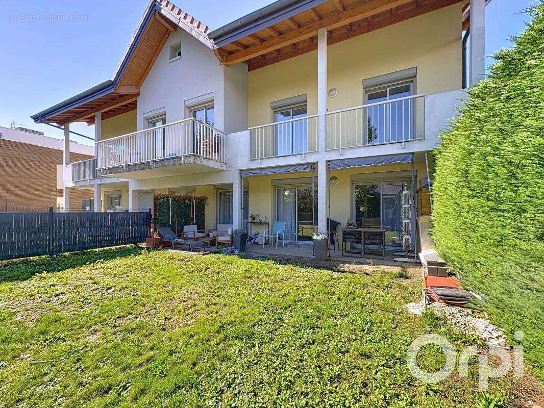 Appartement à REIGNIER