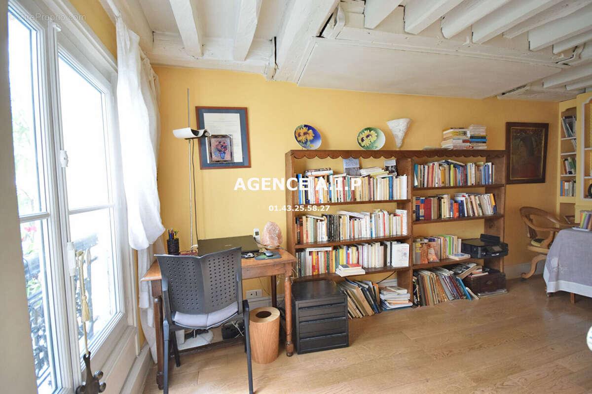 Appartement à PARIS-2E