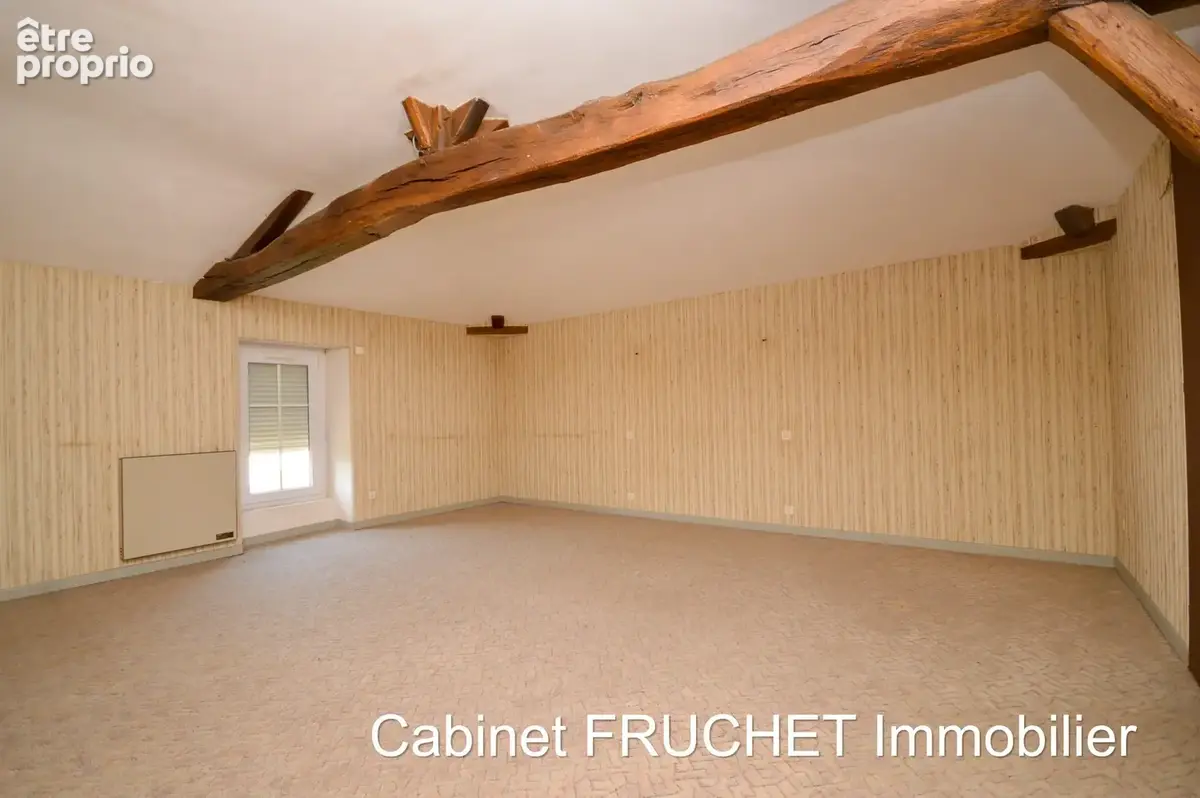Jolie maison de village offrant de beaux volumes - photo 3