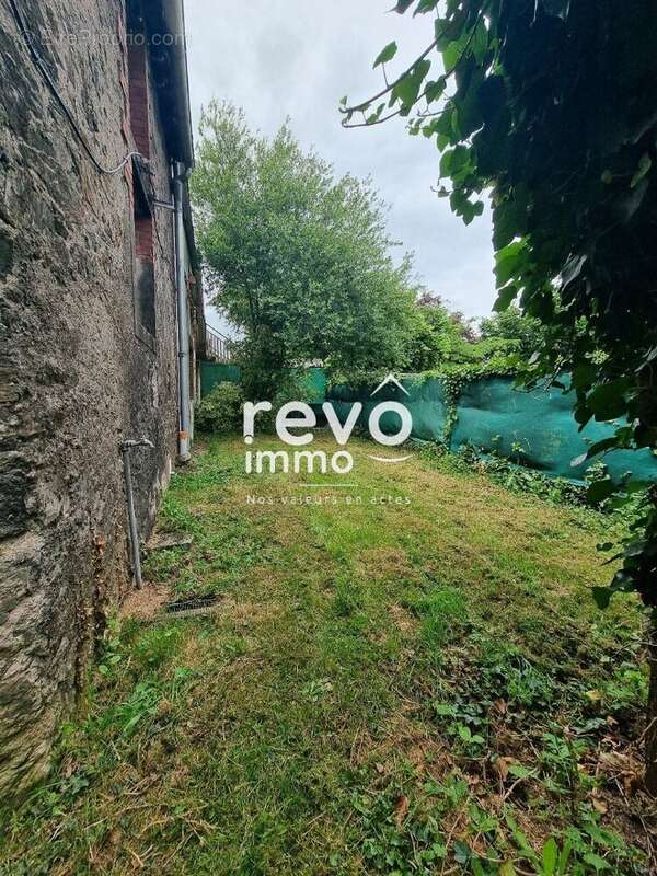 Maison à SAINT-REMY-EN-MAUGES