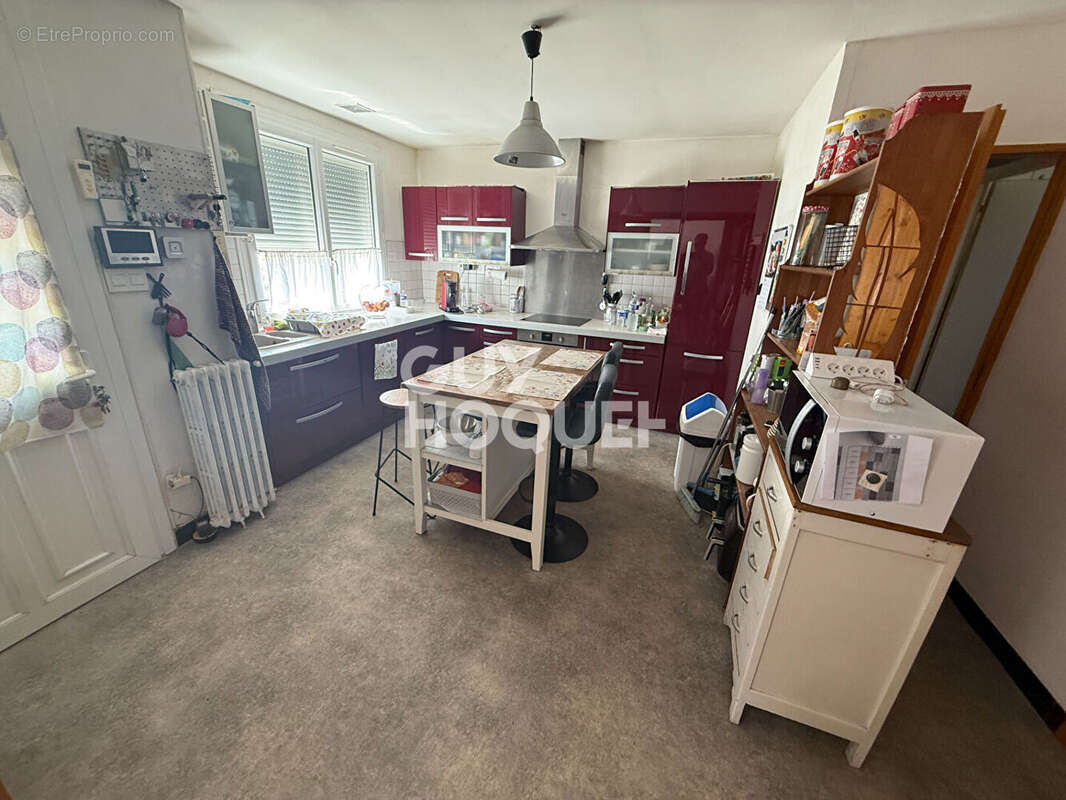 Maison située à Veneux Les SablonS 5 pièce(s) 131 m2 avec 4 chambres dans un quartier calme et à proximité de la gare SNCF - photo 10