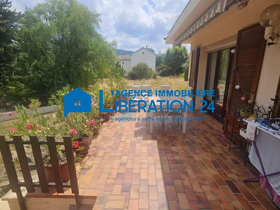Villa Ste Marie 5 chambres et sous-sol - photo 3