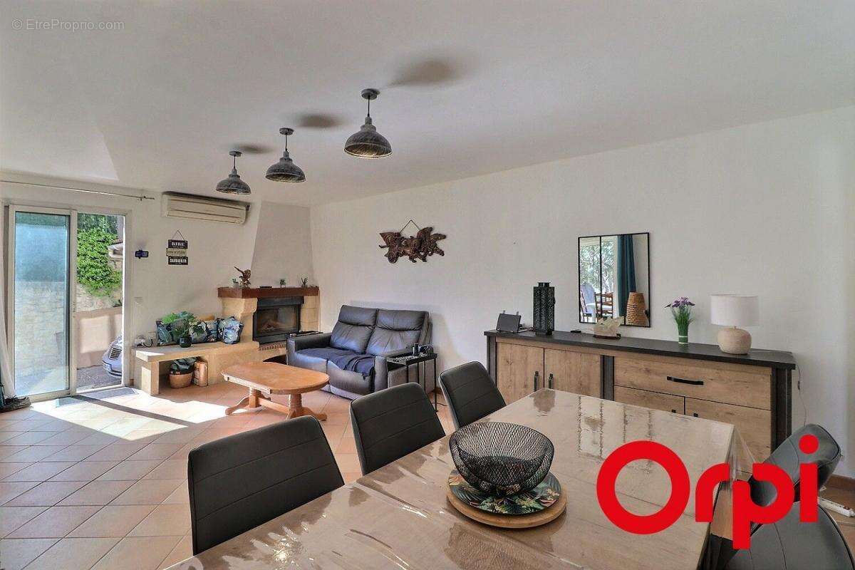 Appartement à MARSEILLE-11E