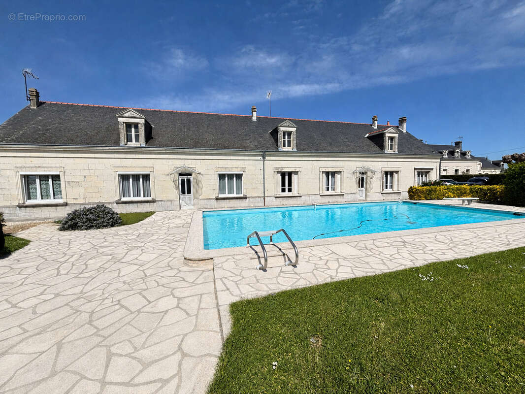 Grande propriété avec deux habitations, piscine et dépendances - photo 2