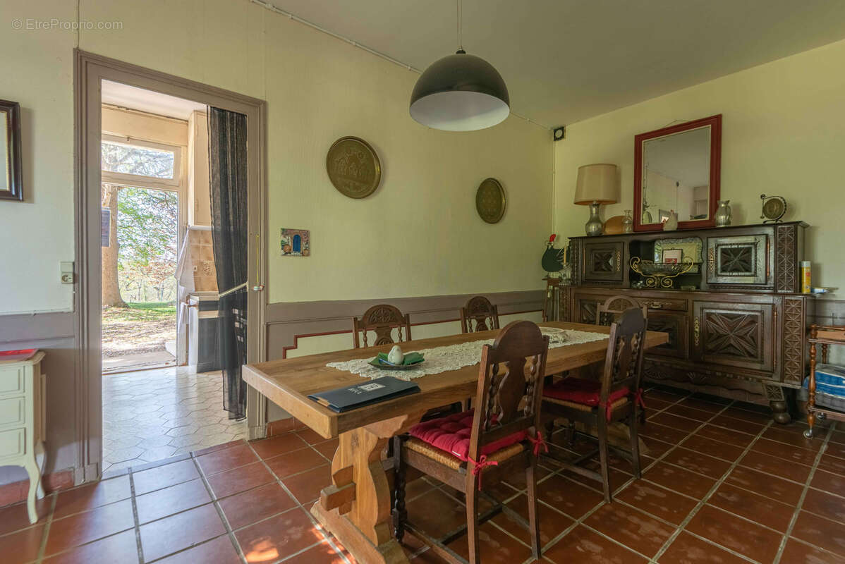 Ancien chateau viticole - potentiel 585 m2 surface habitable - 7 hectares - photo 27