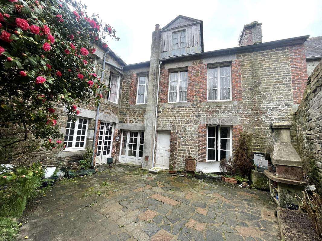 Maison à TESSY-SUR-VIRE