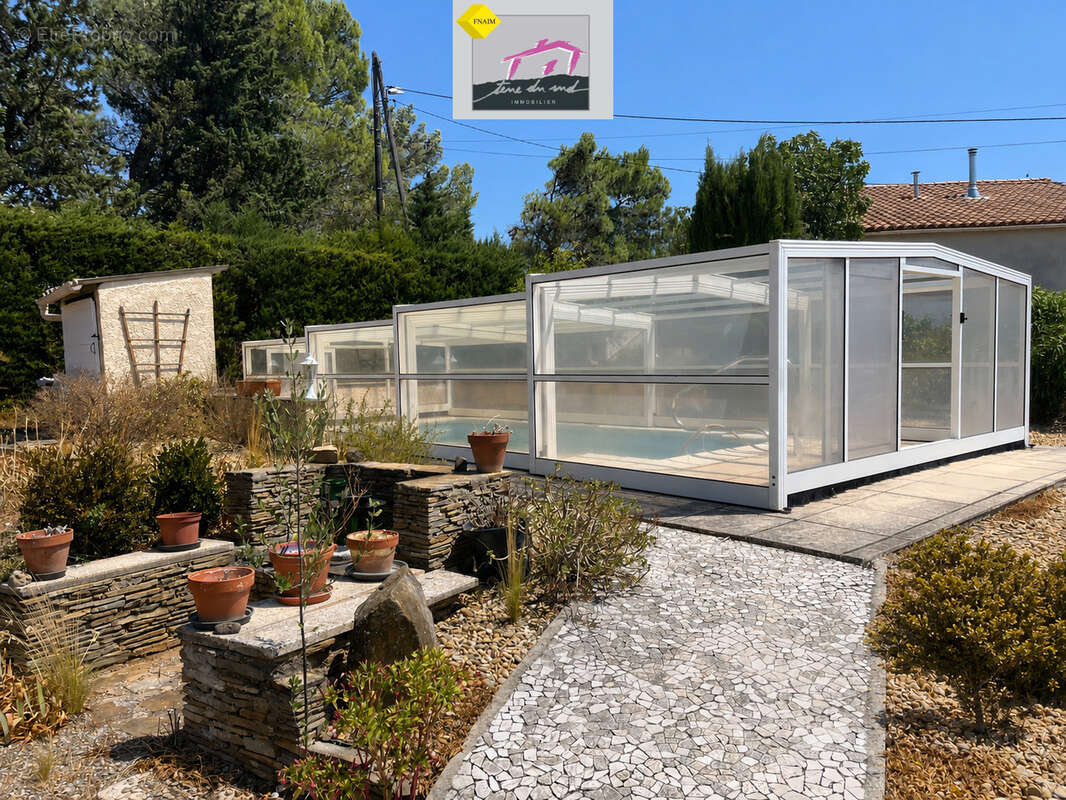 Maison de plain-pied de 139 m2 avec piscine sur une parcelle constructible de 2 710 m2 - photo 10