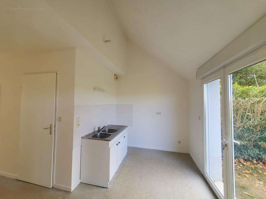 Maison t3 a 500 du bourg avec jardin et garage - photo 3