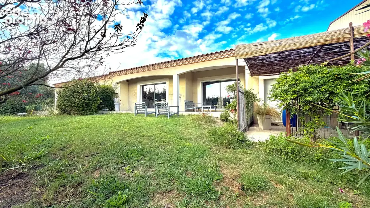 Villa de plain pied sur 5500 m² de terrain en campagne. - photo 1