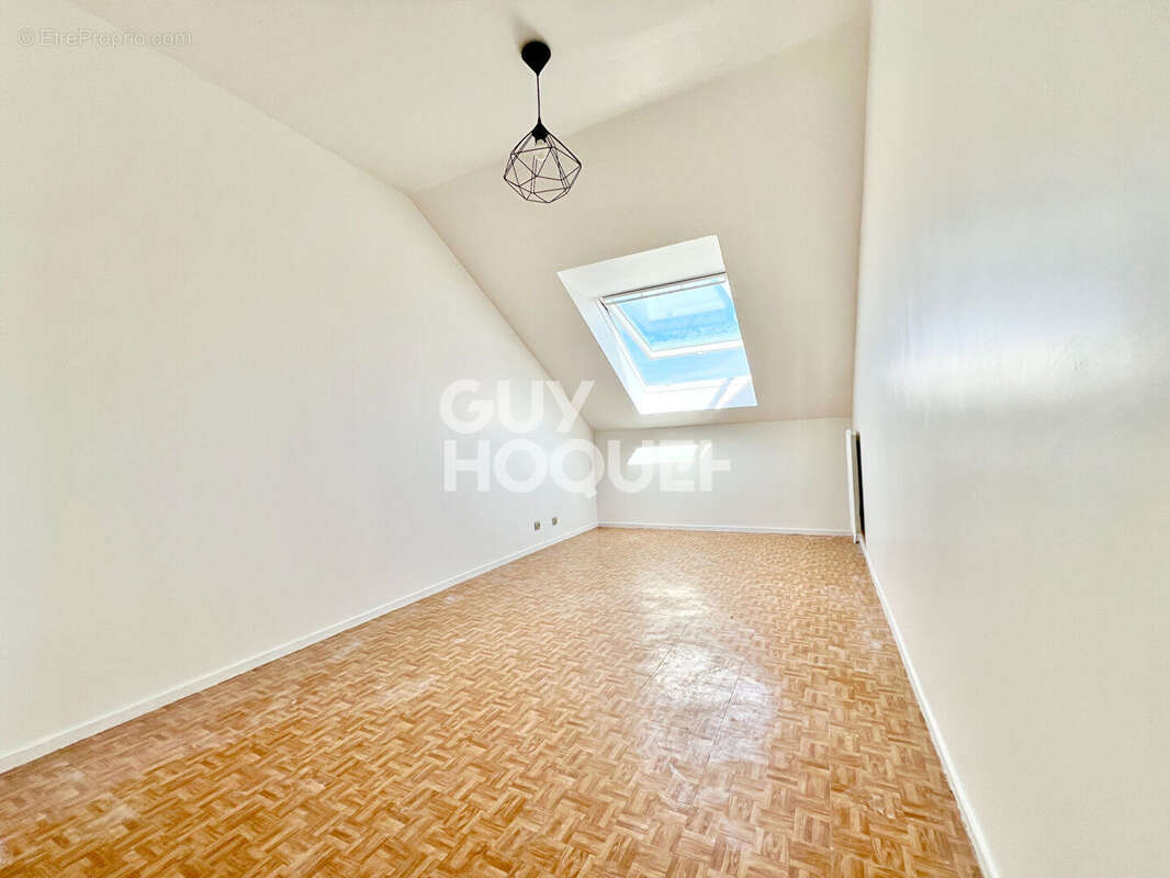 Appartement 3 pièces à vendre - Vieux Massy, dernier étage avec balcon - photo 8