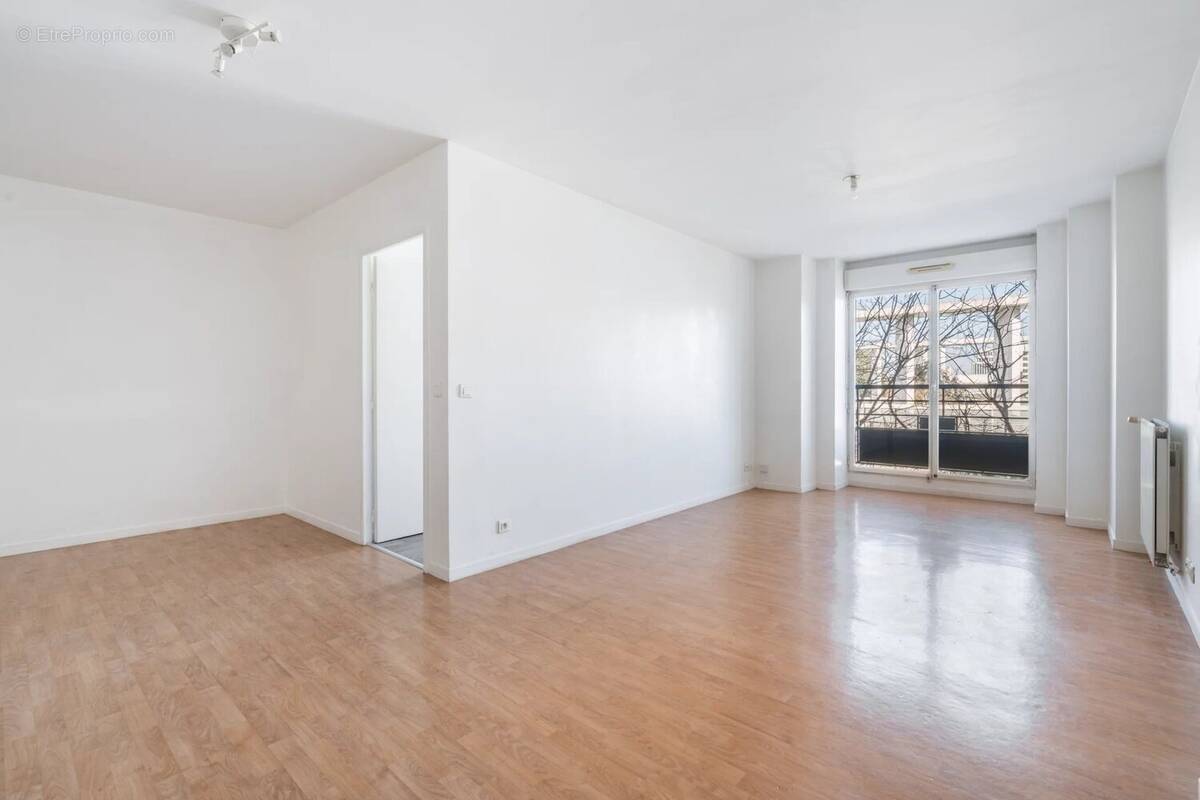 Appartement à LEVALLOIS-PERRET
