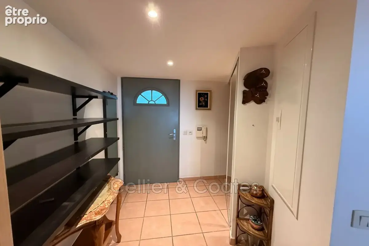 Appartement 2 pièces 63 m² à vendre à Bormes-Les-Mimosas (83230) - photo 2
