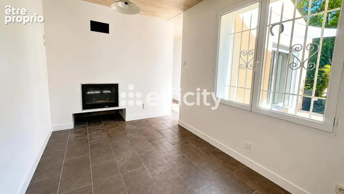 Maison 90 m² à La Fare-Les-Oliviers  - photo 4