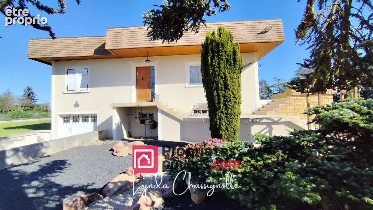 Maison à Riorges, implantée sur une belle parcelle de 4500 m² - photo 5